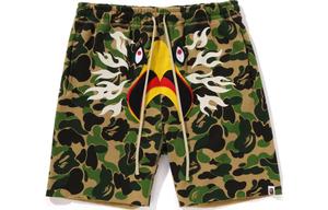 Шорты широкие Bape X Readymade Abc Camo Eagle A BATHING APE, зеленый