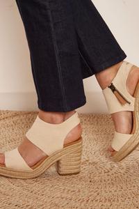 Сандалии Majorca натурального цвета Toms