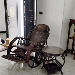 Yu Senyi Комплект из ротанга: кресло-качалка и столик piggy tea table