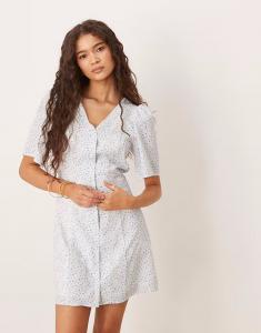 Гламурное чайное платье с короткими рукавами и пуговицами в мелкий голубой цветочный узор Glamorous