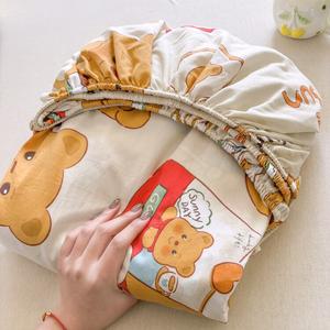 Disney Простыня на резинке 120х200 см, хлопок, дизайн Bee & Flower