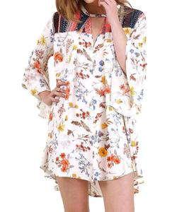 Платье с цветочным принтом и расклешенными рукавами в кремовой гамме Umgee