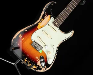 Fender Mike McCready Stratocaster в трехцветном солнцезащитном покрытии
