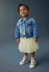 Джинсовая куртка в стиле вестерн с вышивкой единорога, стандартного кроя. Next, Mid Blue Denim