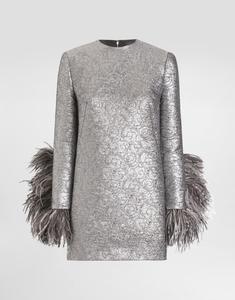 Стеганое мини-платье-саквояж из жаккардового ламе с перьевыми манжетами Dolce & Gabbana, серебряный