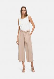 Комбинезон Betty & Co OHNE ARM, Patch Taupe Cream/Off-White