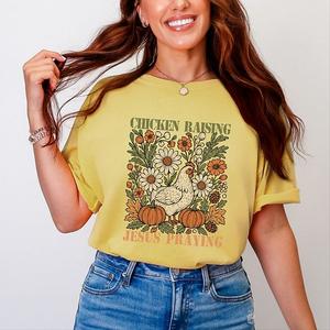 Футболка женская с принтом Chicken raising jesus praying Simply Sage Market, Mustard