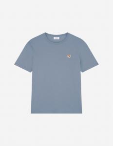 Футболка Maison Kitsune с нашивкой в виде головы лисы.