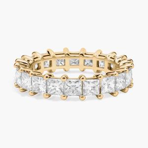 Кольцо Eternity с выращенным в лаборатории бриллиантом огранки «Принцесса» из желтого золота 14 карат (3 карата, двойной цвет — FG / VS2-SI1) Blue Nile