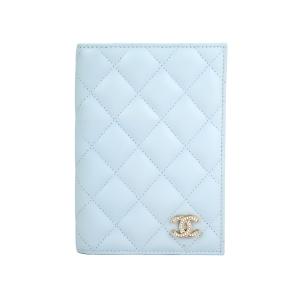 CHANEL Женский бумажник из телячьей кожи светло-голубого цвета