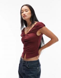 Топ ASOS DESIGN с V-образным вырезом, сборками и завязками сзади, бордового цвета