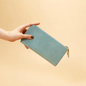 Длинный кошелек TOPKAPI/(W) из итальянской кожи с тиснением под ящерицу, большой молнией и боковым отделением от LUCIA.