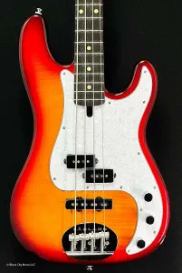 Lakland Guitars Skyline - 44-64 - PJ Style - Cherry Red Sunburst - w/Gig Bag Гитары Lakland Skyline - 44-64 - стиль PJ - красное вишневое солнечное переливание - с футляром Lakland - 9,77 фунта - звоните для лучшей цены!!!