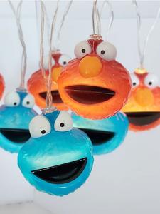 Sesamstraße Гирлянда из светодиодов «Коржик и Элмо», 2 м, 10 светодиодов, теплый белый свет, на батарейках, сине-красный цвет