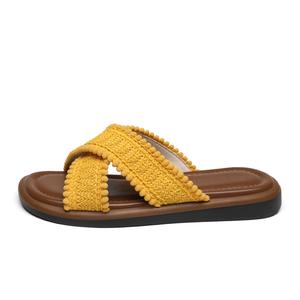 Женские тапочки-шлёпанцы бежево-желтые ZHR, желтый