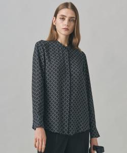 Блузка с воротником-стойкой из атласа и амунзена со спинкой