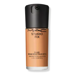 Тональный крем Studio Fix Fluid SPF15 с матирующим эффектом и контролем жирности кожи на 24 часа. MAC, NC42 (true medium beige with golden undertone for medium skin)