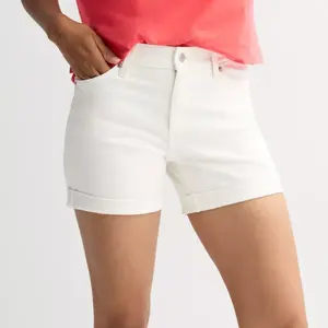 Женские шорты со средней посадкой и отворотами на манжетах Sonoma Goods For Life, цвет vital white