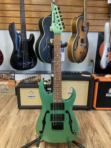 Ibanez PGMM21-MGN Paul Gilbert Signature miKro с грифом из пурпурного дерева 2020 - настоящее время - металлический светло-зеленый
