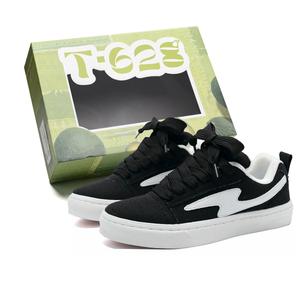 T628 Скользоустойчивые, износостойкие, легкие, дышащие низкие скейтерские кроссовки унисекс Classic Black с черной полосой, цвет Classic Black (Black Strap)