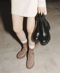 Ботинки с толстой подошвой и боковыми эластичными вставками