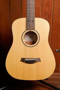Taylor Baby Taylor BT1e Путешественная акустико-электрическая гитара