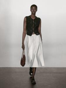 Вязаный жилет с вышитой деталью Massimo Dutti, черный