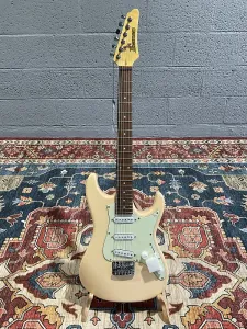 Электрогитара Ibanez AZES31IV - цвет слоновой кости с чехлом