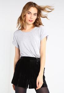 Базовая футболка ONLY