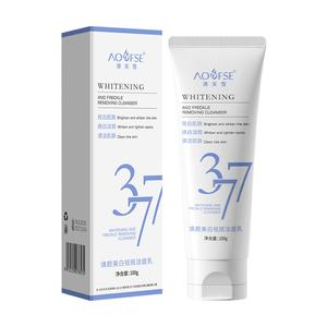 Очищающее молочко для лица увлажняющее осветляющее 100г AOFUXUE