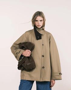 Куртка-тренч ARKET из вощеного хлопка темно-бежевого цвета