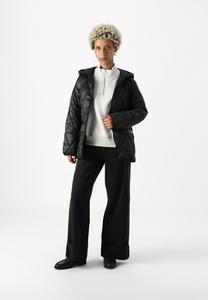 Легкая куртка ONLVEGA  ONLY Petite, черный