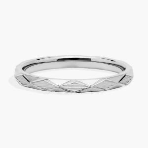 Кольцо с рельефным шестигранником из 14-каратного белого золота (2 мм) Blue Nile