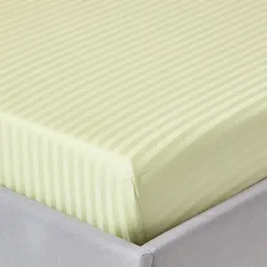 Простыня на резинке HOMESCAPES Damask, цвет лаймово-зеленый, плотность 330 нитей, 140 x 190 см Homescapes