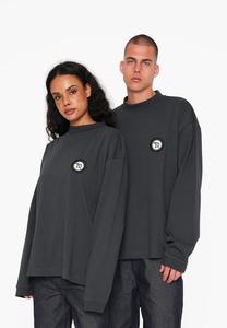 Лонгслив Multiply Apparel, черный