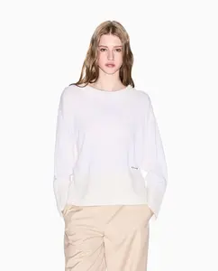 Женский джемпер с круглым вырезом и спущенным плечом из коллекции Cozy Lab Armani Exchange, светло-бежевый