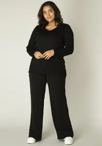 Свитер с V-образным вырезом Base Level "Anine", мягкий свитер стабильного размера Base Level Curvy, черный