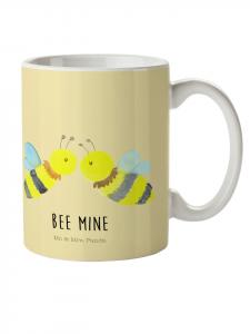 Детская кружка с изображением пчелы и надписью в пастельно-желтых тонах. Mr. & Mrs. Panda