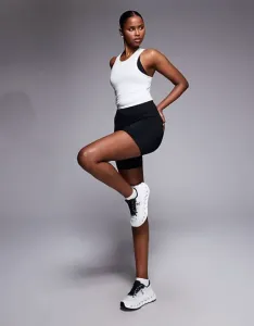 4505 Черные короткие леггинсы длиной 5 дюймов с завышенной талией и карманом для телефона на молнии 4505