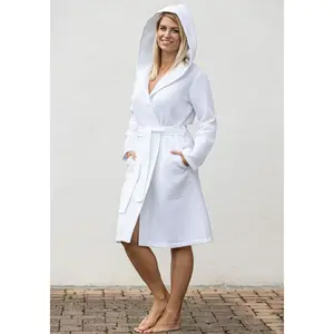 Женский махровый халат Wasffelpiqué с тонкой вафельной текстурой Framsohn Frottier, белый