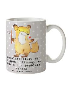 Кружка социального работника с надписью в пастельно-серых тонах Mr. & Mrs. Panda