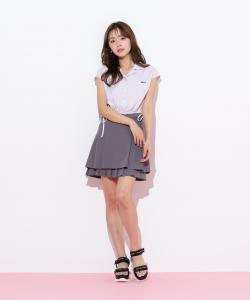 Рубашка с открытым воротником и лентой на талии