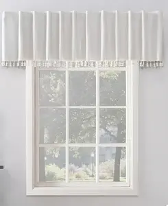 Штора Evelina из искусственного шелка dupioni с бусинами и кисточками, термостойкая, 100% затемняющая, с ламбрекеном сзади Sun Zero, pearl