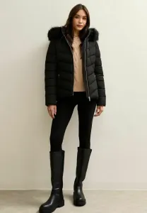 Зимняя куртка с капюшоном и утеплителем. New Look, Black