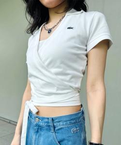 Эластичная поло-рубашка пике с запахом спереди, укороченным коротким рукавом