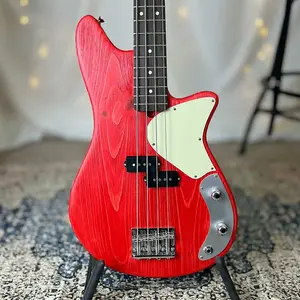 Бас-гитара Offbeat Guitars серии O* "Shelby" с короткой мензурой 30" в цвете Fast Car Red на сосне, звукосниматель Tonerider Classic P