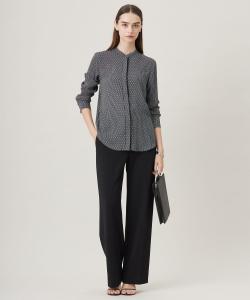 Блузка с воротником-стойкой из атласа и амунзена на спине