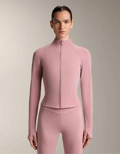 Легкая теплая куртка OYSHO в розовом цвете