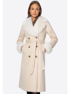 Женское двубортное пальто с меховым воротником светло-бежевого цвета Wittchen