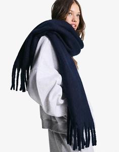 Одеяло-шарф Bershka темно-синего цвета